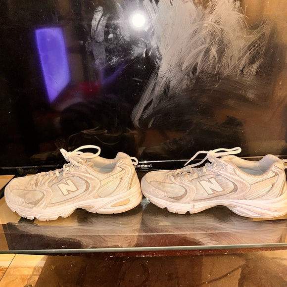 NEW BALANCE
WOMEN'S 530 SNEAKER - Picture 4 of 5